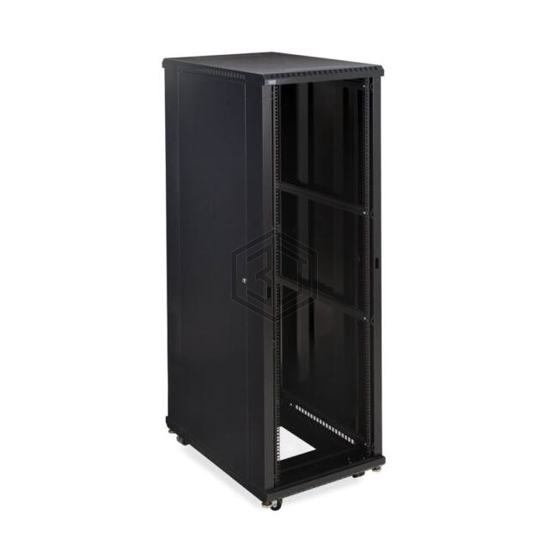 3180-3-001-37 - Kendall Howard - Boxes