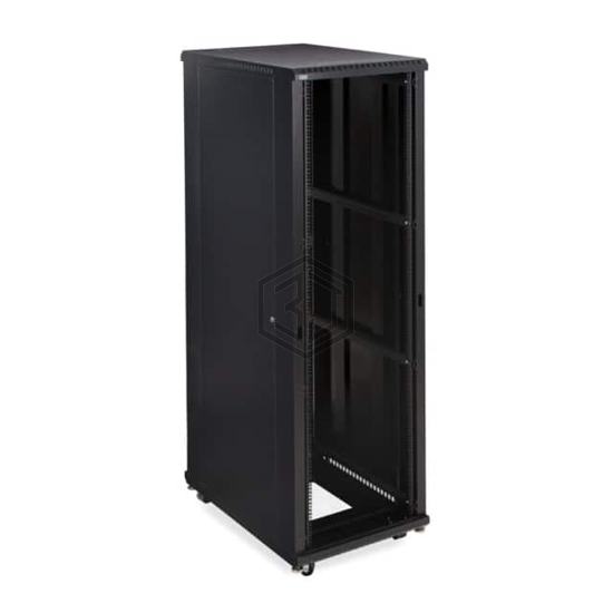 3180-3-001-42 - Kendall Howard - Boxes